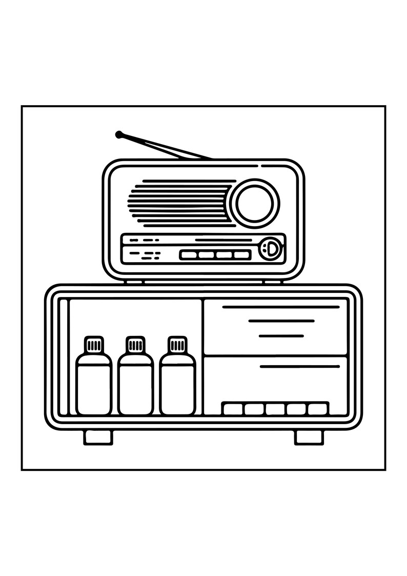 Peut inclure: Une illustration en noir et blanc au trait repr&eacute;sentant une radio rectangulaire avec une antenne plac&eacute;e au-dessus d'un meuble. Le meuble contient trois petites bouteilles sur la gauche et deux &eacute;tag&egrave;res horizontales sur la droite.
