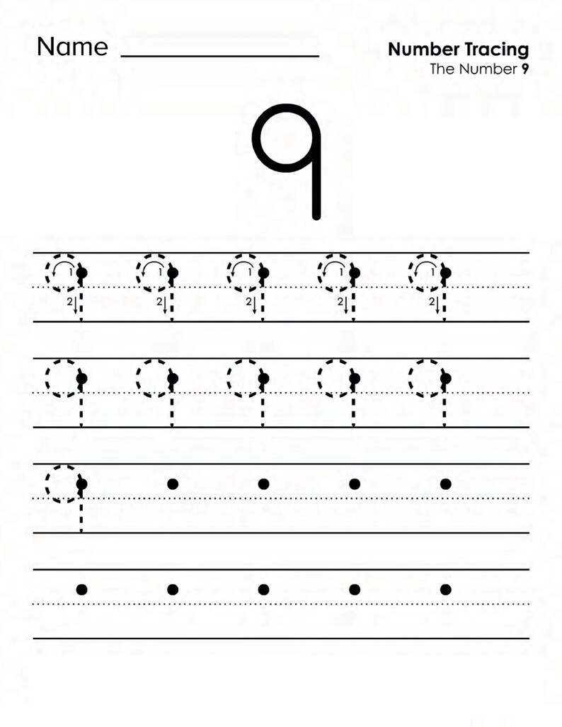Peut inclure: Une feuille de travail &eacute;ducative blanche intitul&eacute;e Name et Number Tracing The Number 9. La page pr&eacute;sente un grand chiffre 9 noir en haut, suivi de trois lignes d'entra&icirc;nement avec des contours de chiffre 9 en pointill&eacute;s et des fl&egrave;ches.