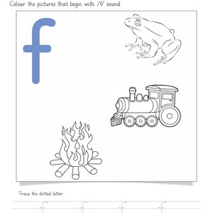 Op de afbeelding: Een werkblad met een grote blauwe kleine letter f en instructies om afbeeldingen in te kleuren die beginnen met de /f/-klank. De illustraties tonen een kikker, een trein en een kampvuur. Onderaan staat de letter f in stippellijn om na te trekken.