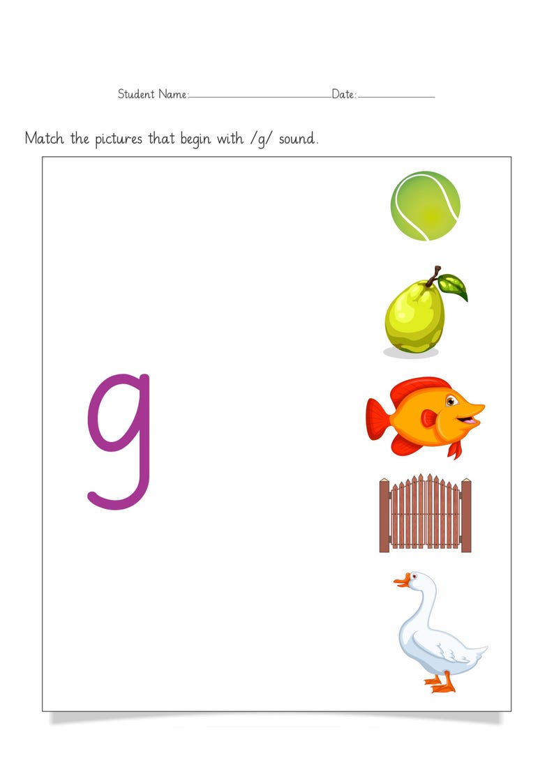 Op de afbeelding: Een educatief werkblad met de kleine letter g in het paars, met de tekst Student Name, Date en Match the pictures that begin with /g/ sound. Rechts staan een groene tennisbal, een gele peer, een oranje vis, een bruin houten hek en een witte gans.