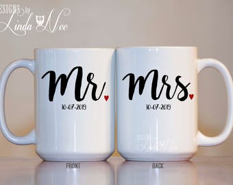 パーソナライズされた Mr. または Mrs. マグ、Mr. または Mrs. コーヒーマグ、カップルマグセット、彼または彼女のマグ、カップルへの結婚祝い、Mr Mrs カップ、ティー MPH224