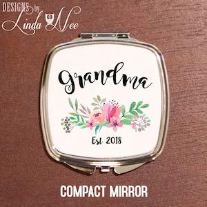 New Grandma Gift, Pregnancy Announcement, Baby Reveal Gift to Grandma, Grandma to be Gift Grandma Reveal Compact Mirror, Floral Mirror XPH16
