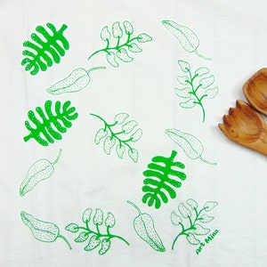 Hawaiian leaves Flour Sack Towel - Hawaii Tea Towel - Tropical Plants Kitchen Towel - The Island of Hawaii