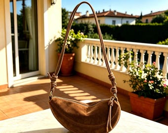 Schokoladenbraune Wildleder Crescent Umhängetasche, Damen Crossbody Tasche, Halbmond Hobo Tasche, schicke vielseitige Handtasche, Geschenk für Sie