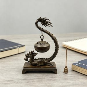Retro Bronze Dragon Ornament: Hand-Polished Desktop Craft Decoration