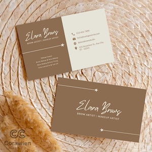 Pode incluir: Dois cartões de visita retangulares com um esquema de cores castanho e creme. Os cartões apresentam o texto Elara Brows, Brow Artist, Makeup Artist e detalhes de contacto, incluindo telefone, e-mail, site e morada, com pequenas estrelas.
