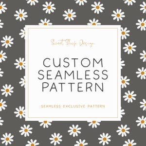 Könnte beinhalten: Ein nahtloses Muster mit weißen Gänseblümchen mit gelben Zentren auf einem dunkelgrauen Hintergrund. Der Text "Sweet Shop Design" und "CUSTOM SEAMLESS PATTERN" wird in einem weißen Rechteck mit goldener Umrandung angezeigt. Der Text "SEAMLESS EXCLUSIVE PATTERN" wird unterhalb des Rechtecks angezeigt.