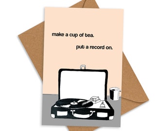 Maak een kopje thee en zet een record op een verjaardagskaart. Lockdown wenskaarten. Muziek Vinyl Isolatie vriendje beste vriend. Verjaardag BFF-groet