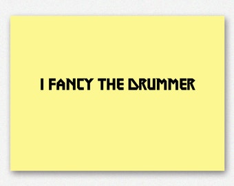 Ik heb zin in de drummer. grappige Valentijn. flirterige crème gele mini liefdeskaart. leuke platte notitiekaart. drums rocken. verjaardagskaarten voor beste vrienden