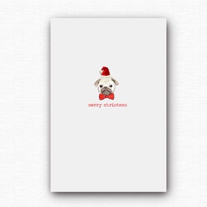 Divertente carlino buon biglietto di natale. pug santa hat babbo natale simpatici biglietti di auguri . illustrazione grigio rosso papillon .happy holidays umorismo