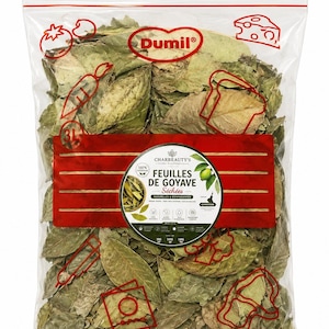 Peut inclure: Un sachet en plastique transparent refermable rempli de feuilles de goyave séchées vertes. Le sachet présente le logo de la marque Dumil, des icônes rouges en ligne de nourriture et une étiquette centrale avec le texte Charbeauty's Feuilles de Goyave Séchées.