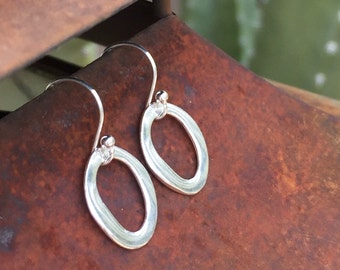 Sterling Silver Freeform Oval Drop Earrings / Valentines Day Gift / Bridesmaid Gift / Minimalist Earrings
