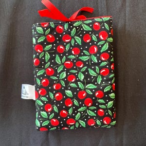 Kindle e-reader book sleeve case pouch - cherry black white red cherries summer traverse city