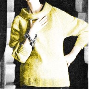 Peut inclure: Un pull en tricot jaune avec un col roulé et des manches longues.