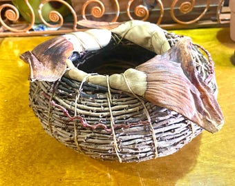 Authentic indigenous Hawaiian hand made Woven basket/Bowl