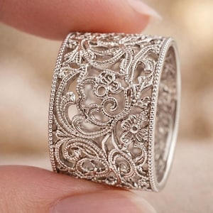 Elegante anello in filigrana d'argento, anello vistoso e intricato, gioiello vintage fatto a mano per donna, regalo di San Valentino per lei