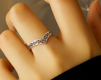 Sterling Silver Chevron Filigree Ring Vintage V Shaped Stackable Ring Minimalist Boho Wave Band Curved Thumb Ring Gift for Her
