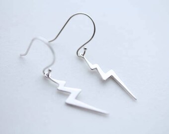 Thunder storm earrings, 925 Sterling silver Lightning bolt earrings. Silver Earrings, silver dangle earrings