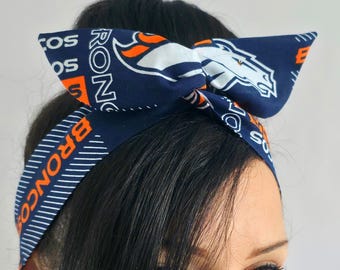 Diadema con lazo de los Denver Broncos: accesorio para el pelo de fútbol americano, diadema hecha a mano con espíritu de equipo.