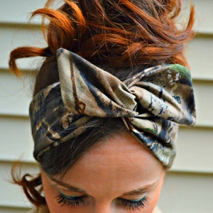 Hunter bow, RealTree Camo Dolly bow headband, hair bow A1