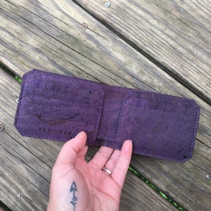 Cartera de corcho morado / Cartera de corcho / Cartera para hombre / Cartera plegable / Cartera vegana / Cartera de cuero vegano / Regalo para padrinos de boda / Billetera de corcho