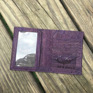 Cartera de corcho plegable delgada con diseño de berenjena / Cartera de corcho plegable / Cartera / Cartera de doble pliegue delgada / Cartera vegana / Cartera de cuero vegano / Regalo para padrinos de boda