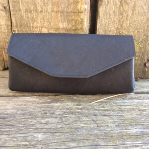 Cartera de corcho negro / Cartera de corcho / Embrague de corcho / Cartera de chequera / Embrague de cartera vegana / Cartera vegana de mujer / Embrague vegano