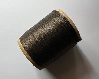 Antique Vintage 1920's-30's Gudebrod Pure Dye  Buttonhole Silk Twist Thread One Ounce Wooden Spool 12 Ply Dark Gray Shade 9306