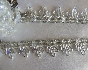 Gorgeous Vintage Victorian French Decorative Silver Metallic Looped Bear Paw Trim 3/4" Wide