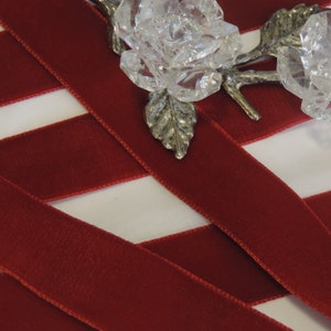 Vintage 1940's Made in France 7/8" Wide Rayon Velvet Woven Edge Ribbon Sewing Trim/Embellishment velvet Cardinal Red
