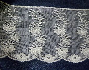 This listing is for 1 Yd of Gorgeous Victorian French Vintage Ivory (Ecru) Scalloped Net Embroidered Lace Trim 4" Wide Bridal Wedding/Formal
