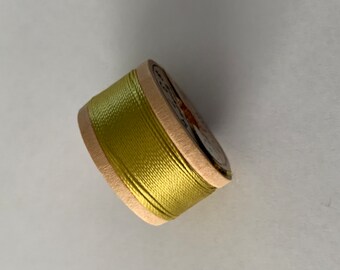 Antique Belding Corticelli Silk Buttonhole Silk Twist Thread Size D 10 Yd Wooden Spool shade 9375 Parakeet Green