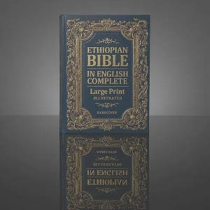 Op de afbeelding: Een blauw hardcover boek met de titel "Ethiopian Bible in English Complete" met gouden details. De tekst is in grote letters en het boek is geïllustreerd. De reflectie van het boek is zichtbaar.