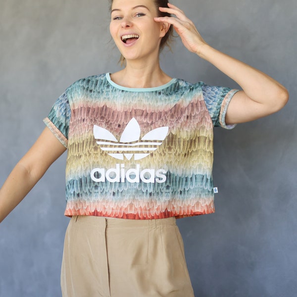 ADIDAS vintage top logo short sleeve crop tshirt