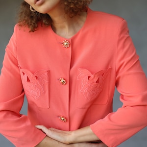 Veste blazer droite rose vintage à découpes fleuries image 1