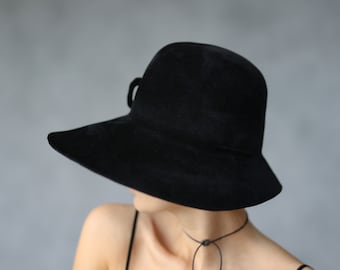 Vintage black wool felt wide brim hat