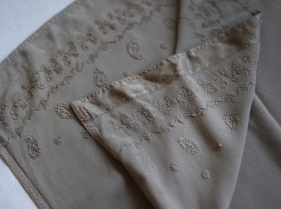 Vintage grey viscose embroidered hem sleeveless m… - image 7