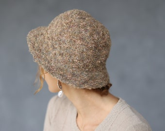 Vintage beige boucle wool short brim bucket hat