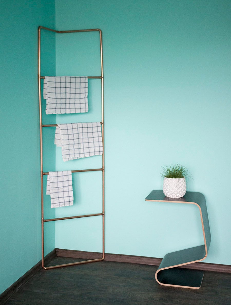 Fait à La Main Industriel Cuivre Rose Or Ton Porte-Vêtements Intérieur Minimaliste Échelle d'angle P