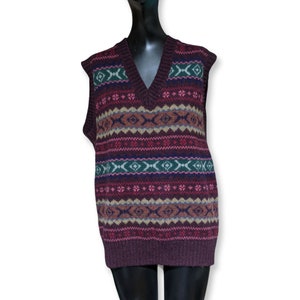 Oversized 1990s Patterned Wool Sweater Vest, Pullover, Par Four, Size Women&#39;s Medium, Made in Hong Kong, Maroon Knitted Vintage