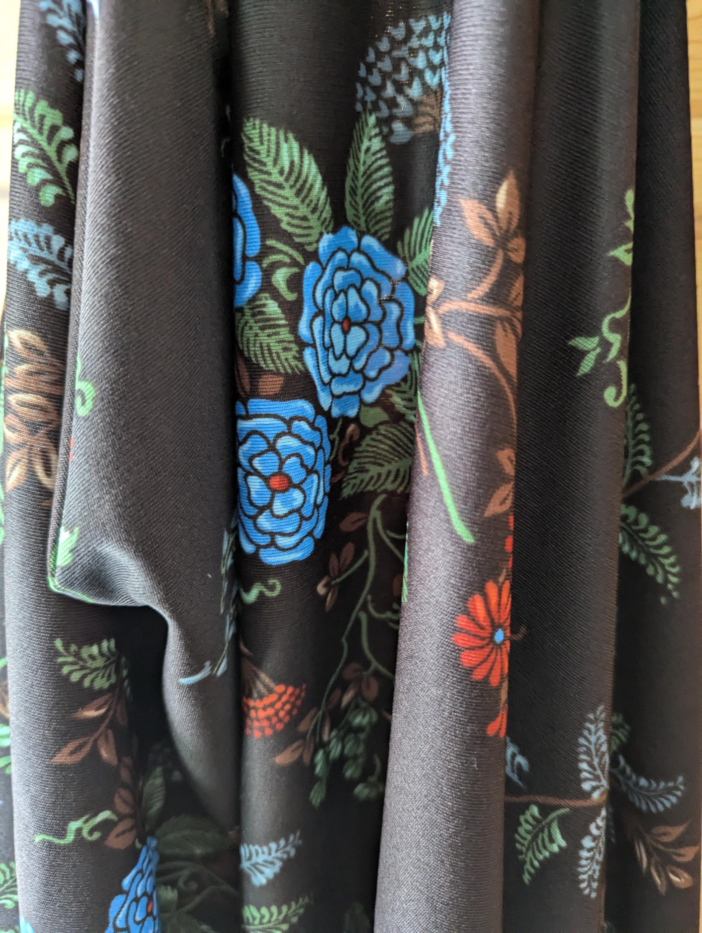 Vintage Chinoiserie Floral Print Poly Knit Fabric 110
