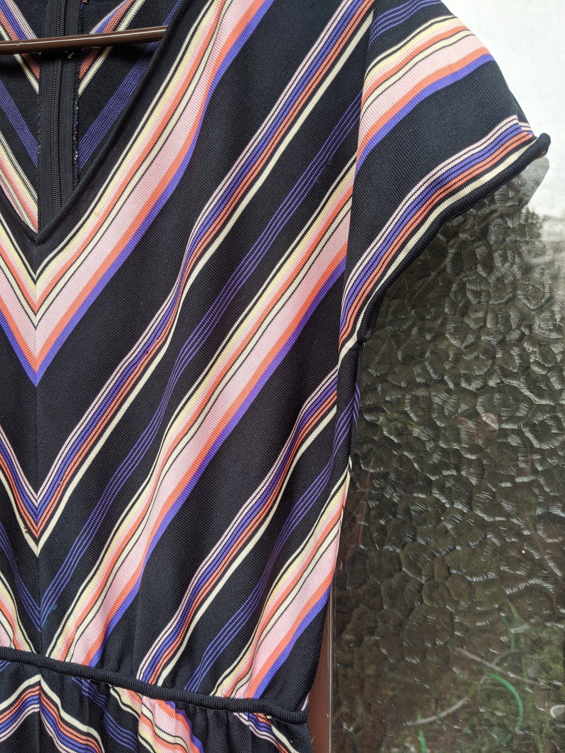 Vintage Poly Knit Striped Dress Handmade V-Neck Cap Sleeves Back Zip A-Line Skirt Elastic Waist Dropped Shoulders 1970s