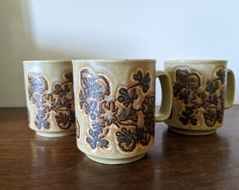 Three Vintage 1970s Mugs, Made in England, Coffee Cups, Ceramic, Beige, Floral Design, Stoneware Winchecomb Studio Pottery