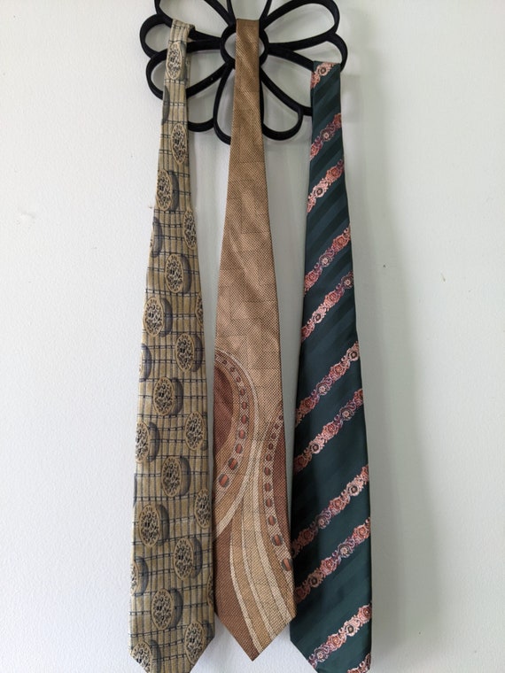 historical neck ties