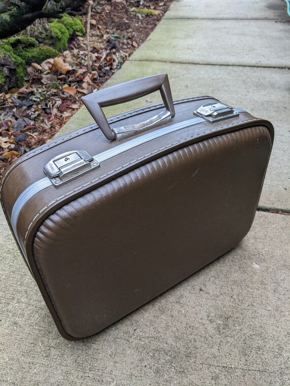 Vintage Mid Century Overnight Train Case Luggage Dark… Gem