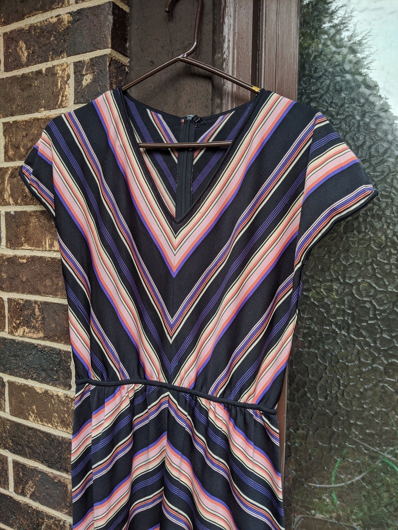 Vintage Poly Knit Striped Dress Handmade V-Neck Cap Sleeves Back Zip A-Line Skirt Elastic Waist Dropped Shoulders 1970s