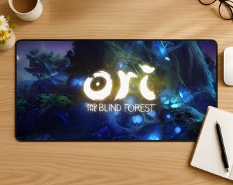 Ori and the Blind Forest マウスパッド、ファンタジーアドベンチャーゲームデスクマット、スピリットツリーマウスパッド、魔法のゲーマーセットアップ、自然をテーマにしたデスクデコレーション