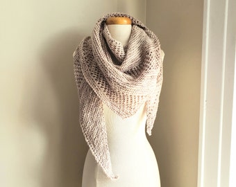 Asymmetric triangle shawl scarf - Merino wool Ivory