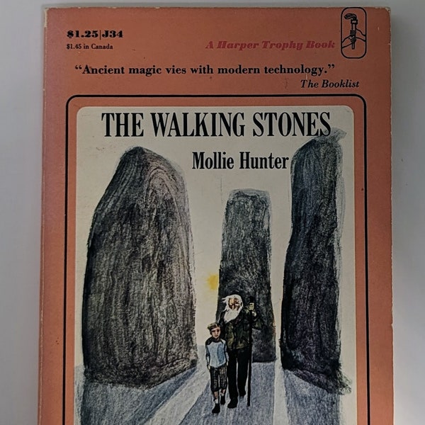 Vintage Children's Lit *The Walking Stones by Mollie Hunter* w/ Trina Schart Hyman illustrations!