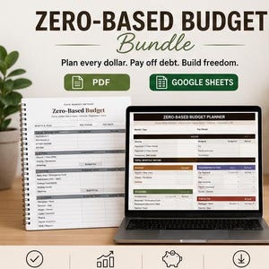 Puede incluir: Un cuaderno con espiral y un portátil que muestra un planificador de presupuesto de base cero. El cuaderno dice "Zero-Based Budget" y la pantalla del portátil muestra una plantilla de presupuesto. La imagen también incluye el texto "Planifica cada dólar. Paga tus deudas. Construye tu libertad."